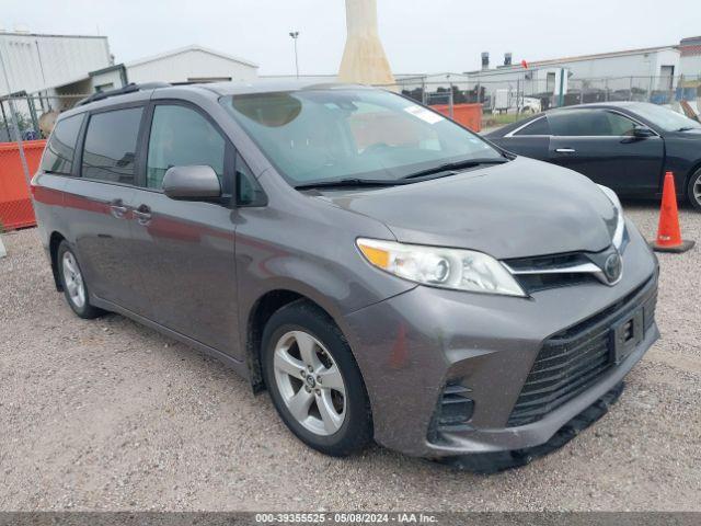  Salvage Toyota Sienna