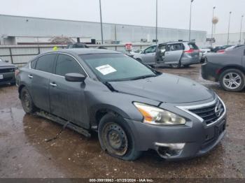  Salvage Nissan Altima