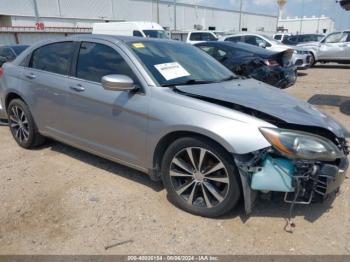  Salvage Chrysler 200