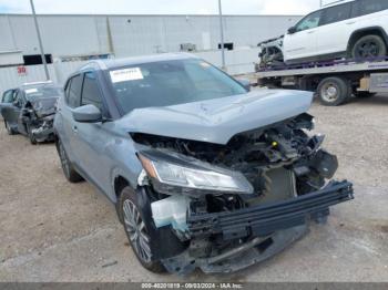  Salvage Nissan Kicks