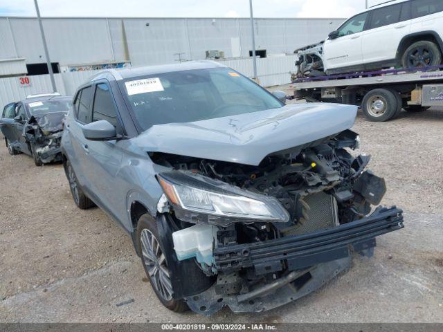  Salvage Nissan Kicks