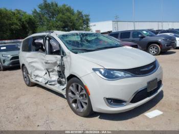  Salvage Chrysler Pacifica