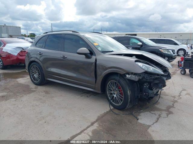  Salvage Porsche Cayenne