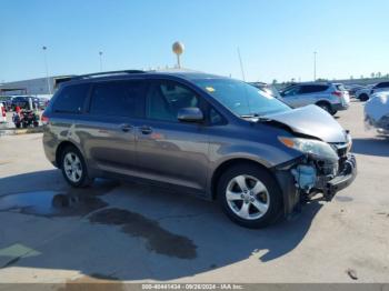  Salvage Toyota Sienna