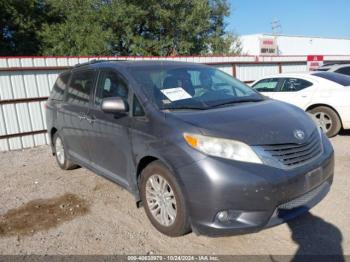  Salvage Toyota Sienna