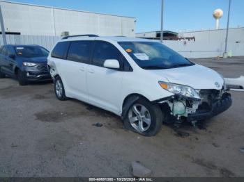  Salvage Toyota Sienna