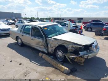  Salvage Lincoln Towncar