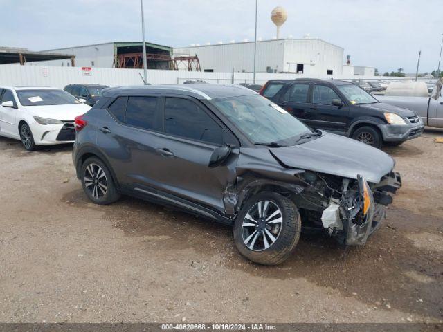  Salvage Nissan Kicks