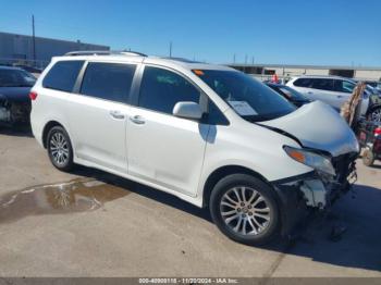  Salvage Toyota Sienna