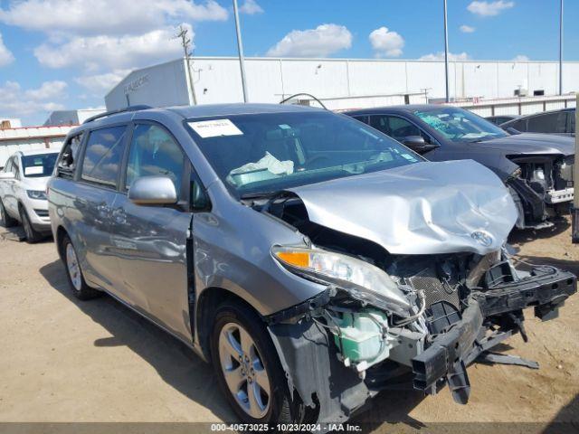  Salvage Toyota Sienna