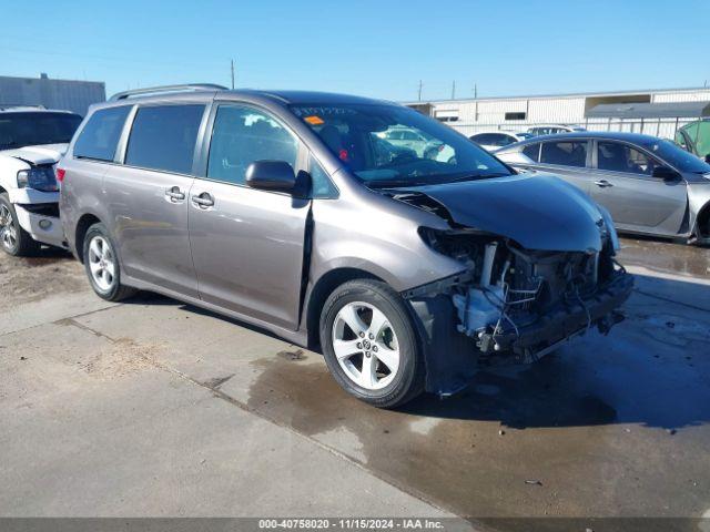  Salvage Toyota Sienna