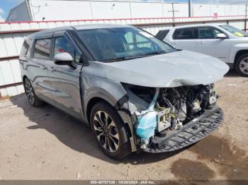  Salvage Kia Carnival