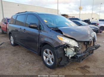  Salvage Toyota Sienna