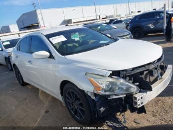  Salvage Nissan Altima