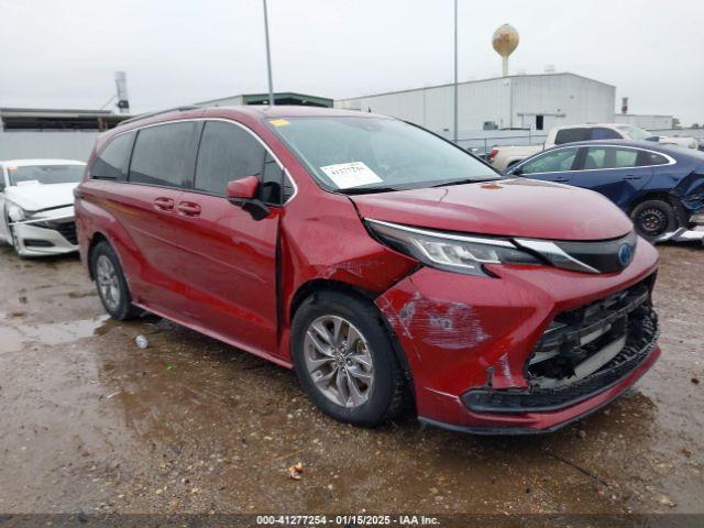  Salvage Toyota Sienna