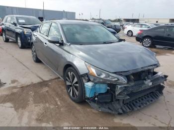  Salvage Nissan Altima