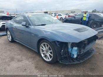  Salvage Ford Mustang