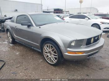  Salvage Ford Mustang