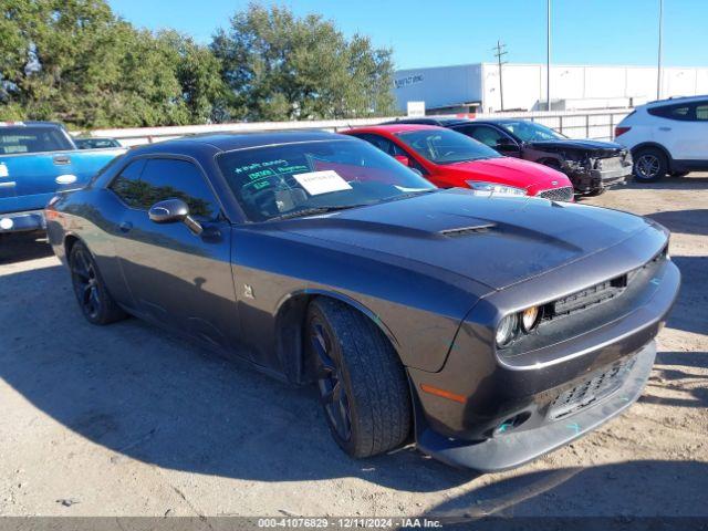  Salvage Dodge Challenger