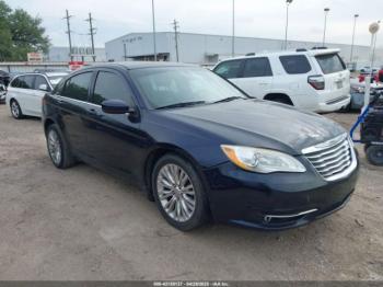  Salvage Chrysler 200