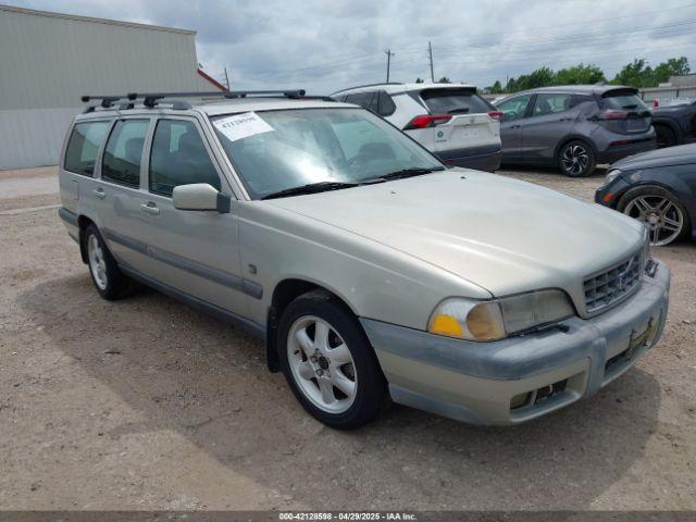  Salvage Volvo V70