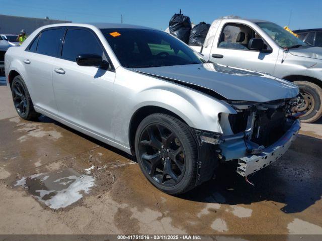  Salvage Chrysler 300