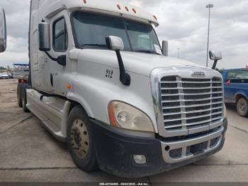  Salvage Freightliner Cascadia 125