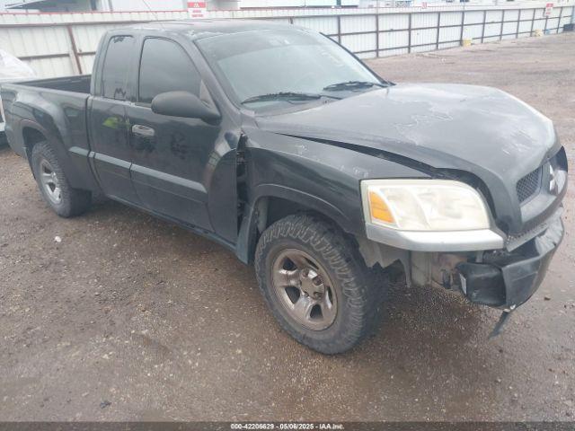  Salvage Mitsubishi Raider