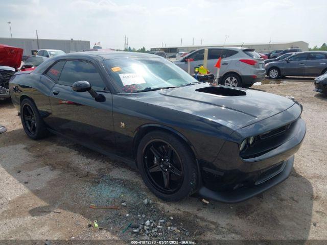  Salvage Dodge Challenger