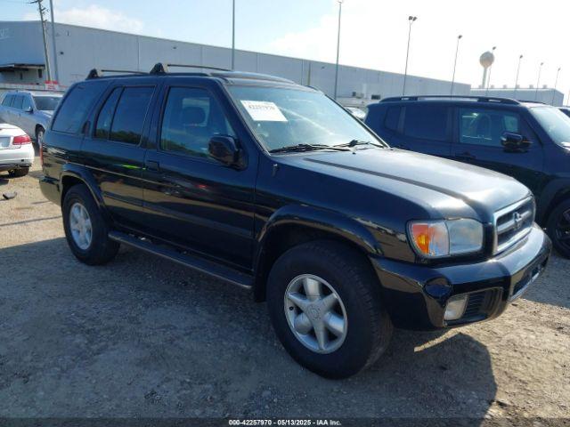  Salvage Nissan Pathfinder