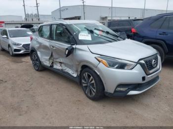  Salvage Nissan Kicks