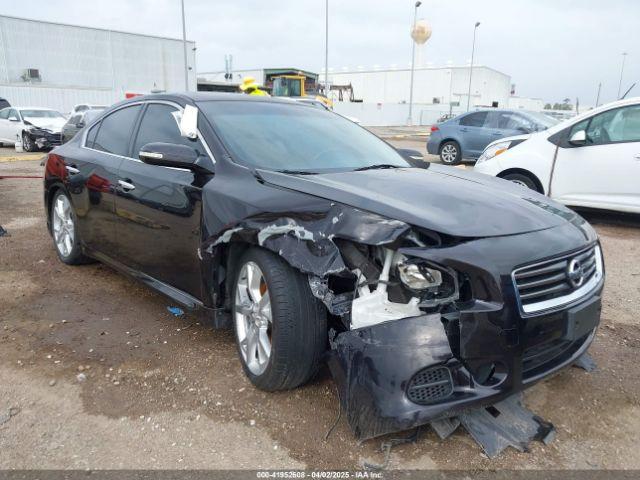  Salvage Nissan Maxima