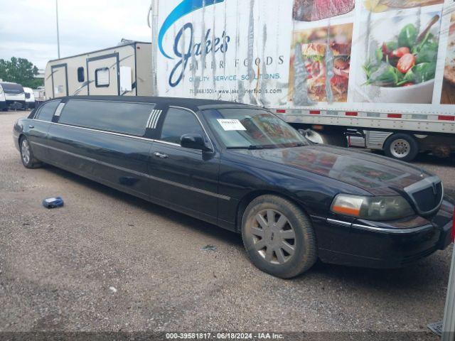  Salvage Lincoln Towncar