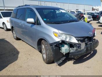  Salvage Toyota Sienna