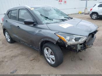  Salvage Nissan Kicks