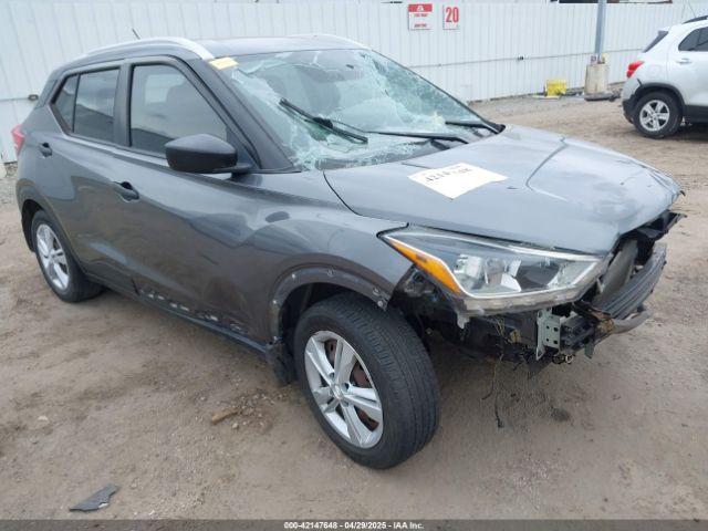  Salvage Nissan Kicks