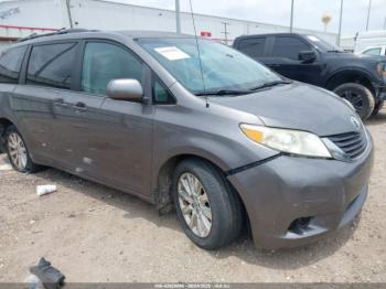  Salvage Toyota Sienna