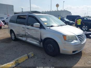  Salvage Chrysler Town & Country