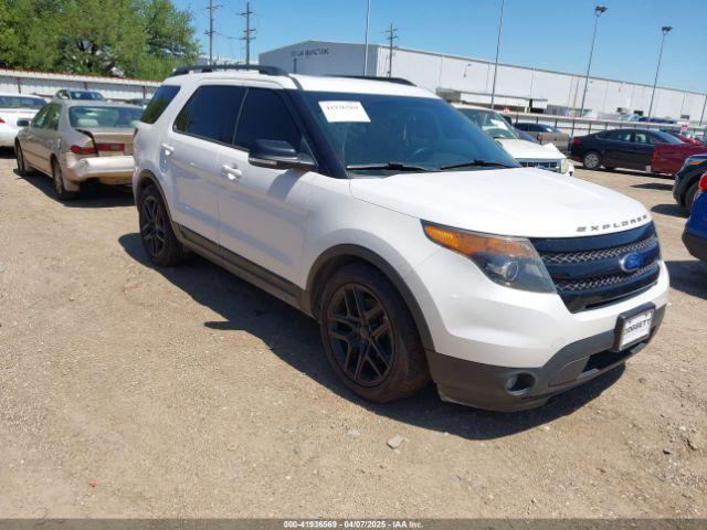  Salvage Ford Explorer