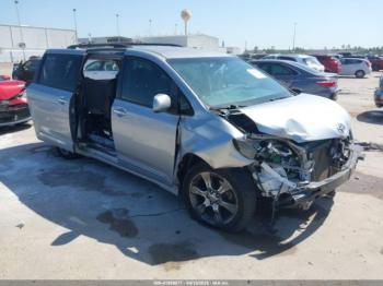  Salvage Toyota Sienna