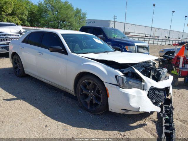 Salvage Chrysler 300