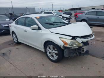  Salvage Nissan Altima