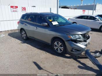  Salvage Nissan Pathfinder