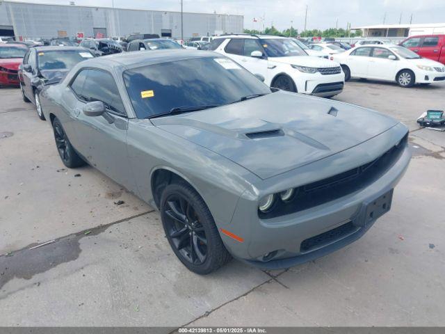  Salvage Dodge Challenger