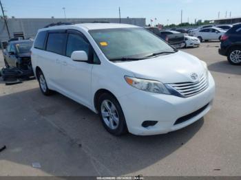  Salvage Toyota Sienna