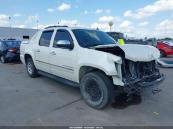  Salvage Chevrolet Avalanche 1500