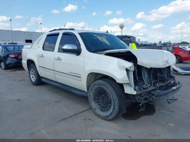  Salvage Chevrolet Avalanche 1500