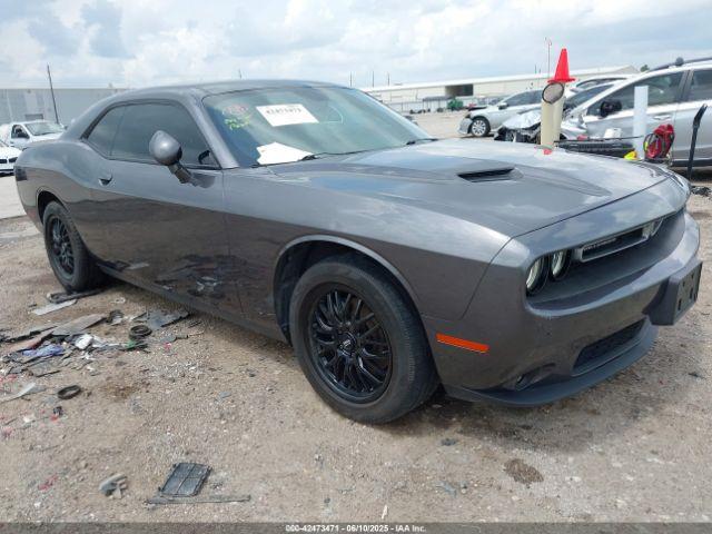  Salvage Dodge Challenger