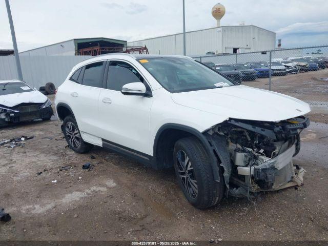  Salvage Mercedes-Benz GLA