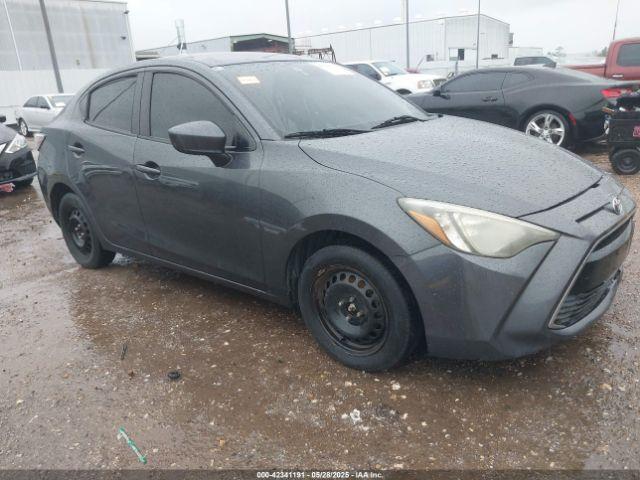  Salvage Toyota Yaris